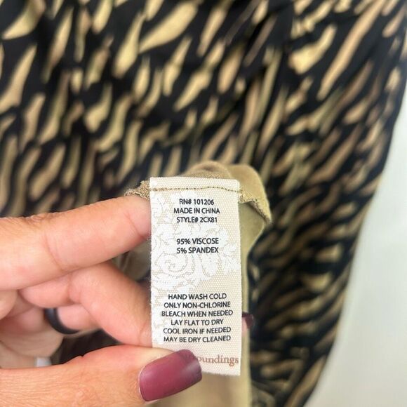 Soft Surroundings Faux Wrap Maxi Dress Animal Print Short Sleeve Stretch Size M - Picture 6 of 10